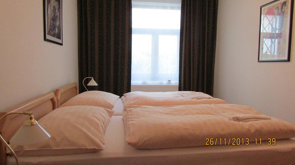 Villa Jinonice Praga Habitación foto
